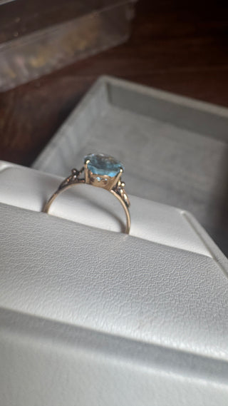 Vintage 14K Natural  Blue Oval Topaz Solitaire Ring