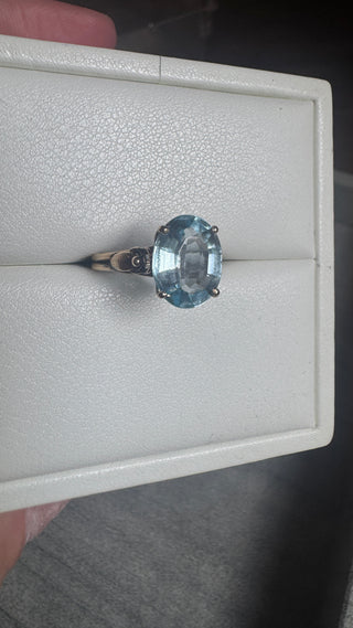 Vintage 14K Natural  Blue Oval Topaz Solitaire Ring