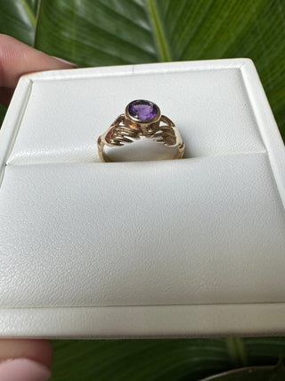 Vintage 9k Gold Natural Amethyst Bezel Hands Ring - Fede