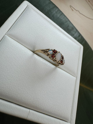 Vintage 9k Garnet & Opal Ring