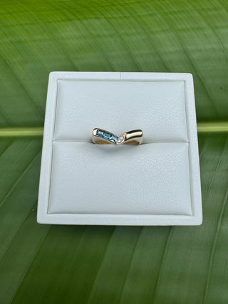 14k V Shaped Diamond and Natural ( Topaz) Ring Snake Detail