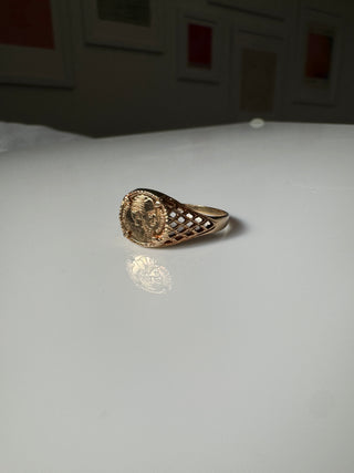 Vintage 9k Coin Signet Ring detailed shoulders