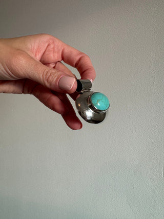 Vintage Sterling Silver Turquoise oval pendant