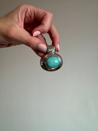 Vintage Sterling Silver Turquoise oval pendant