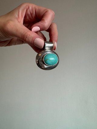 Vintage Sterling Silver Turquoise oval pendant