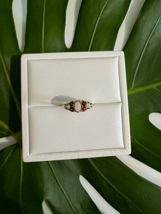 Vintage 9k Garnet & Opal Ring