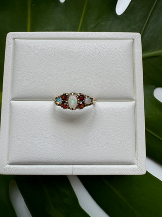 Vintage 9k Garnet & Opal Ring